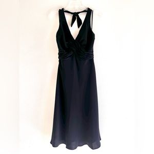 Jones New York ruched waist black halter dress flattering size 10 stretch zip up